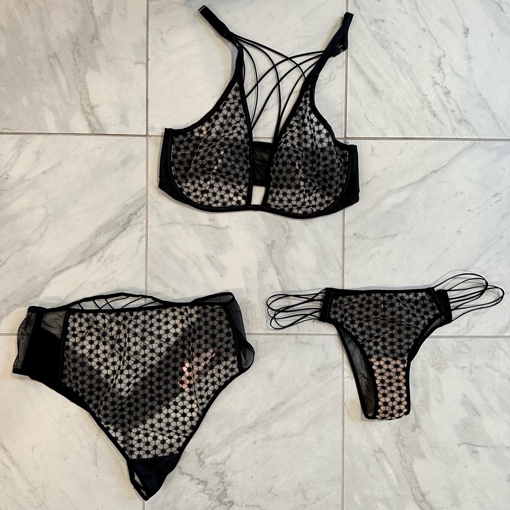 Victoria’s Secret set